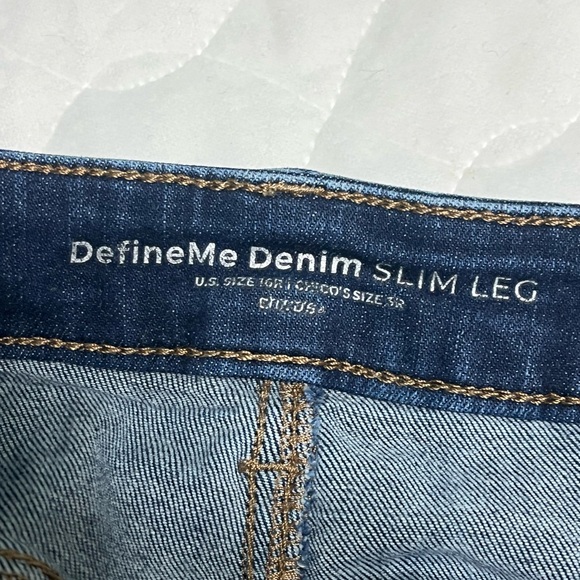 Chicos Size 3 (16R) Jeans - Picture 5 of 6